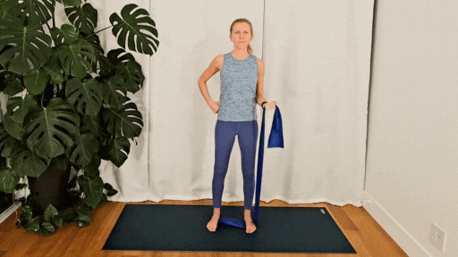 Resistance band upper body exercise: Bicep curl